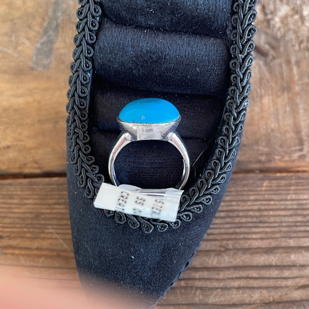 Silver Silver Ring - Picture 3 of 4
